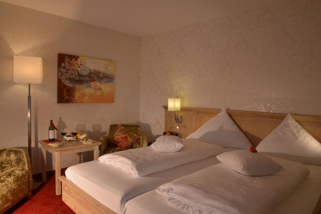 Parkhotel Zum Stern Oberaula 外观 照片