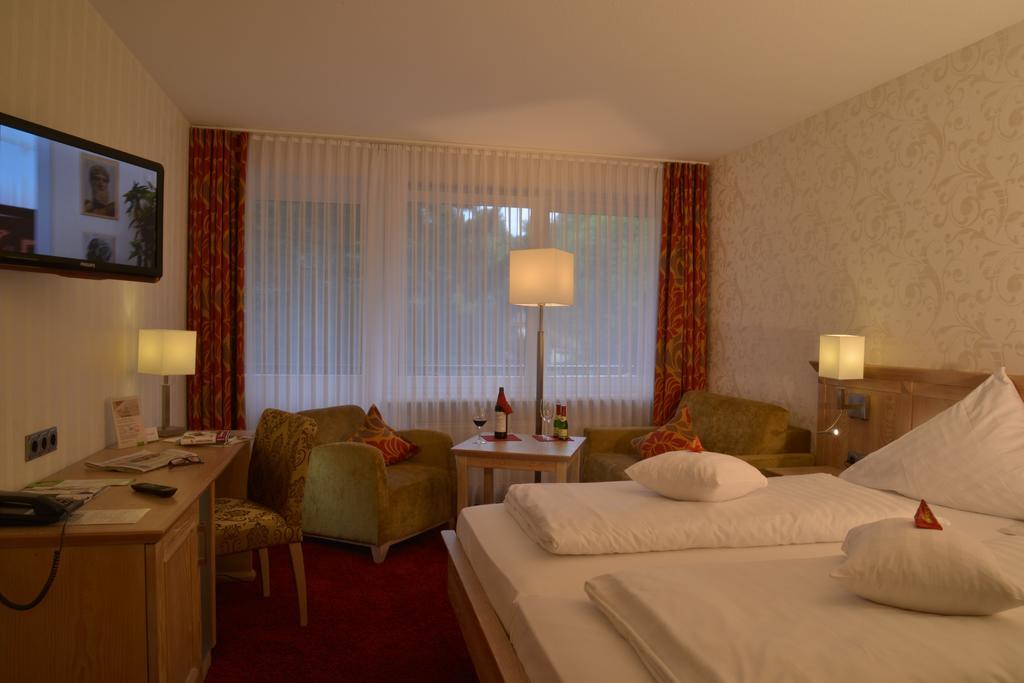 Parkhotel Zum Stern Oberaula 外观 照片