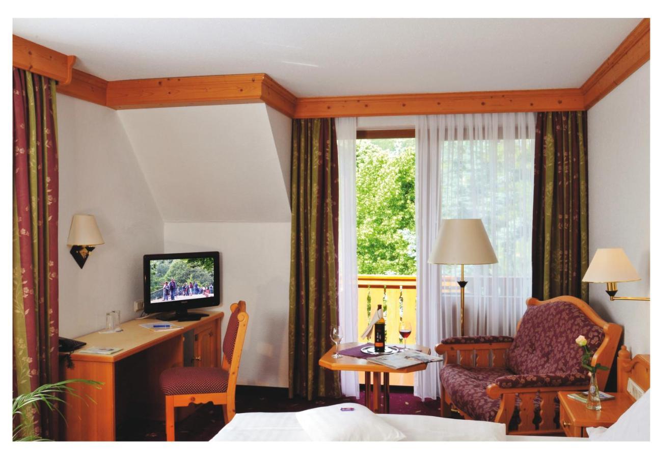 Parkhotel Zum Stern Oberaula 外观 照片